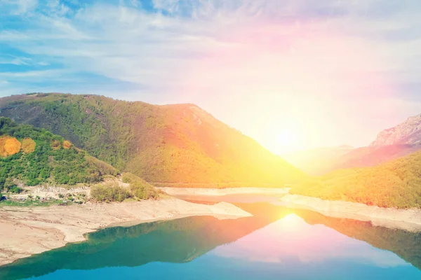 Lago Montaña Luz Del Sol —  Fotos de Stock