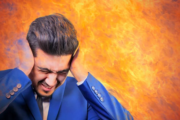 Junger Attraktiver Mann Blauen Anzug Spürt Schmerz Der Flamme — Stockfoto