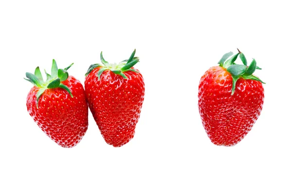 Drei Reife Rote Erdbeeren Auf Weißem Hintergrund Isoliert — Stockfoto