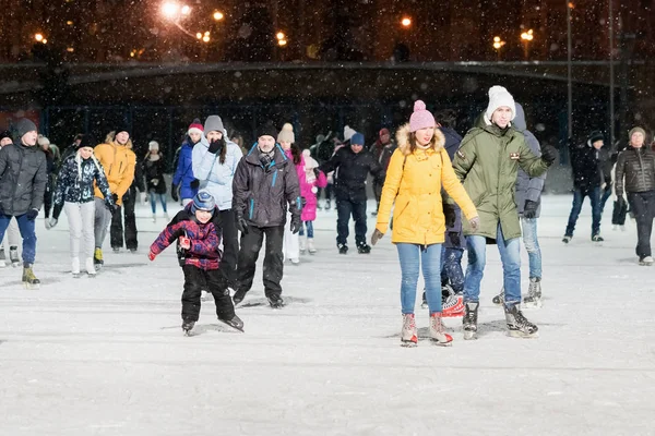 Kazan Russia January 2017 People Skating Rink Evening — Stock Photo, Image