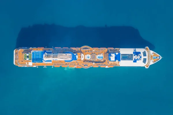 Tourist Ship Blue Sea Top View — Stock Photo, Image
