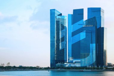 Singapur gökdelen günbatımı ışık