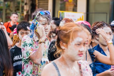Bangkok, Tayland - 15 Nisan 2018: Kalabalık