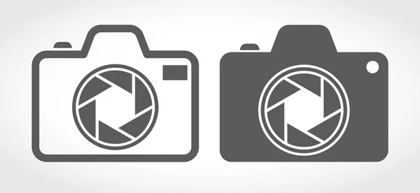 一套灰色照片相机图标在平面设计 矢量插图 相机图标 在白色背景下隔离 — 图库矢量图片