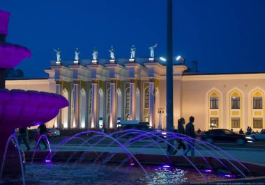 Mimarlık ve şehir anıtlar. Kazakhstan.Karaganda Cumhuriyeti şehir.