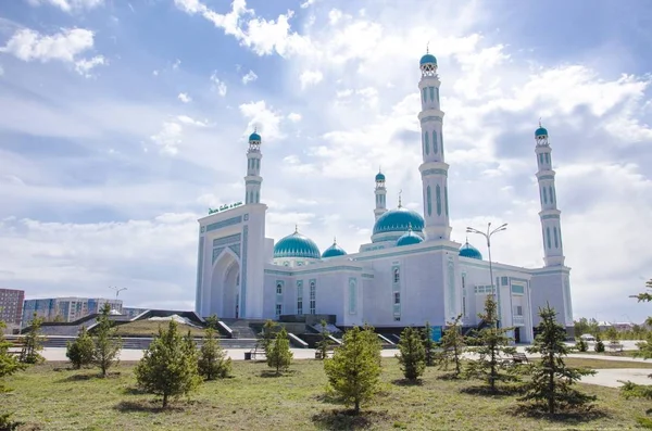 Mimarlık ve şehir anıtlar. Kazakhstan.Karaganda Cumhuriyeti şehir.