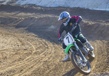 Motocross yarışmalarda Temirtau 29.10.2017 yıl. Karaganda.Kazakhstan şehir.