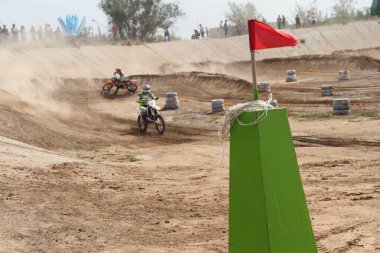 Temirtau 'daki motokros müsabakaları 26.08.2017 yılındaydı. Karaganda. Kazakistan.