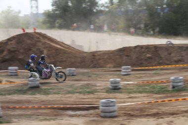 Temirtau 'daki motokros müsabakaları 26.08.2017 yılındaydı. Karaganda. Kazakistan.