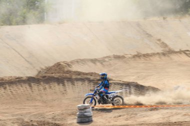 Temirtau 'daki motokros müsabakaları 26.08.2017 yılındaydı. Karaganda. Kazakistan.