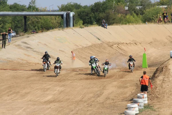 Διαγωνισμοί Motocross Στο Τεμιρτάου 2017 Πόλη Του Καραγάνδα Καζακστάν — Φωτογραφία Αρχείου