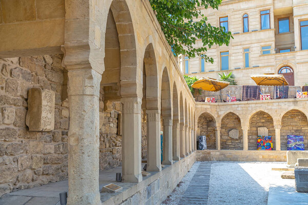 Аркада на Рыночной площади в Ичери-Шехер
