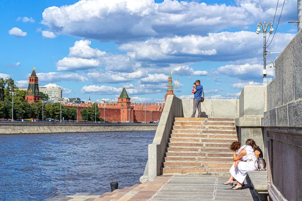 Moscow Russia 2020 View Kremlin Walls Moscow River Granite Pier — Stock Photo, Image