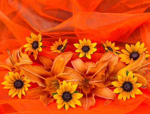 Gelbe Wildblumen Auf Orangefarbenem Textil Design Für Tapeten Einbände Karten — Stockfoto