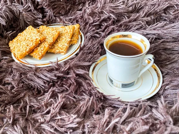 Café Revigorante Manhã Aromático Acabado Fazer Com Biscoitos Cereais Cama — Fotografia de Stock