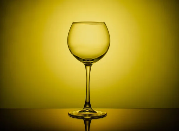 Verre Vin Vide Sur Fond Lumière Colorée — Photo