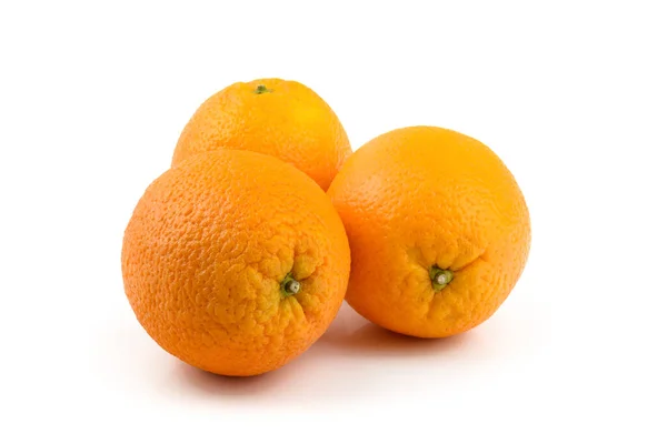 Три Апельсини Крупним Планом Білому Тлі Горизонтальний Вигляд Макро — стокове фото