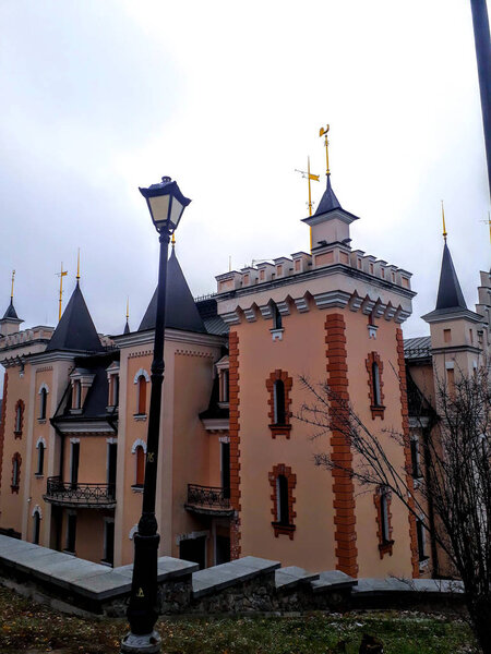 Misto Lyalkovsky Theater at the Viglyad Kazkovy Castle with vezhy and a great balcony on the pagorbi. Kiev. Ukraine