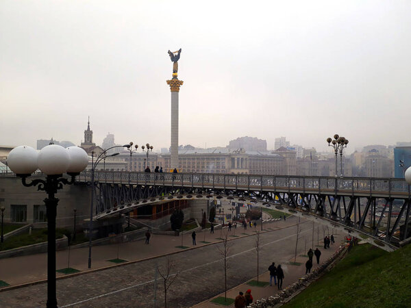 Памятник Независимости на площади Независимости
