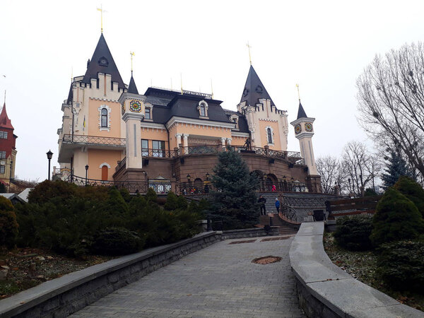 Misto Lyalkovsky Theater at the Viglyad Kazkovy Castle with vezhy and a great balcony on the pagorbi. Kiev. Ukraine