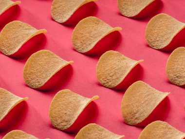 Patates kızartması şeklinde bir aperatif.