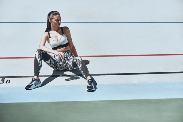 Woman Sports Clothing Resting Running Track Stadium — Stock Photo, Image