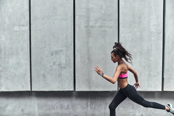 Jeune Femme Sportive Vêtements Sport Courir Faire Exercice Extérieur — Photo