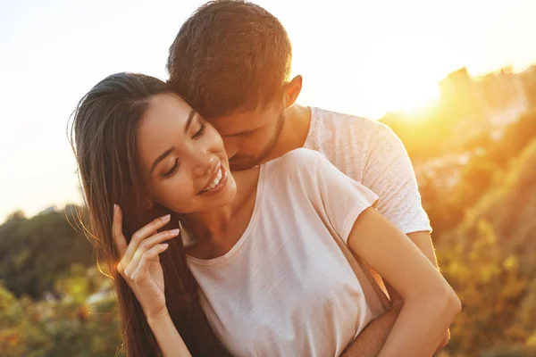 Beautiful Young Couple Embracing Outdoors Man Hugging Woman — Stock Photo, Image