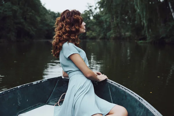 Beautiful Young Woman Elegant Dress Sitting Boat — Stock Photo, Image