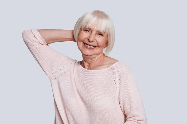 Smiling Caucasian Woman Light Sweater Short Grey Hair Posing Grey — Stock Photo, Image