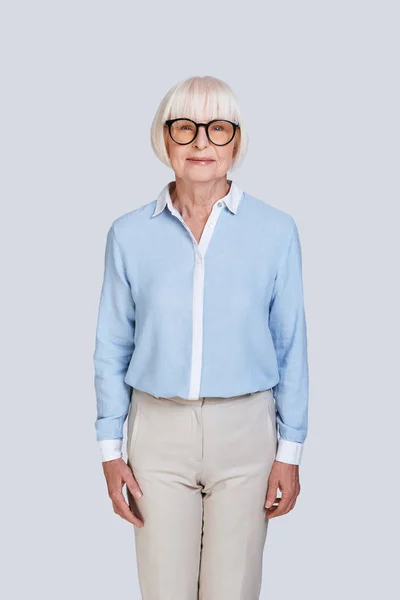 Serious Aged Stylish Woman Short Grey Hair Posing Grey Background — Stock Photo, Image