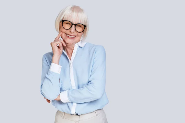 Senior Adult Stylish Woman Short Grey Hair Posing Grey Background — Stock Photo, Image