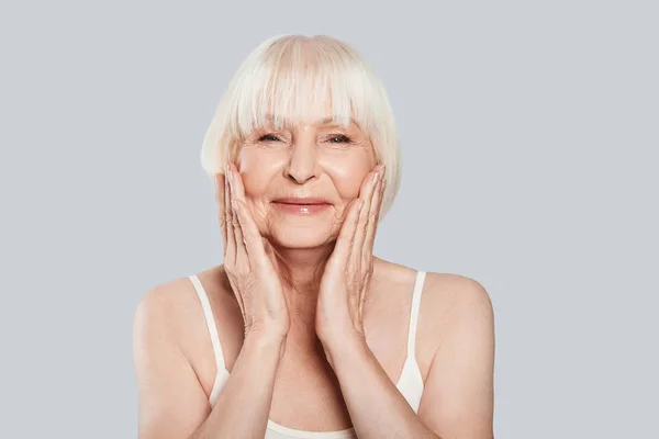 Portrait Senior Adult Woman Short Grey Hair Posing Grey Background — Stock Photo, Image