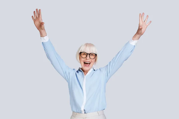 Happy Screaming Aged Stylish Woman Hands Posing Grey Background Studio — Stock Photo, Image