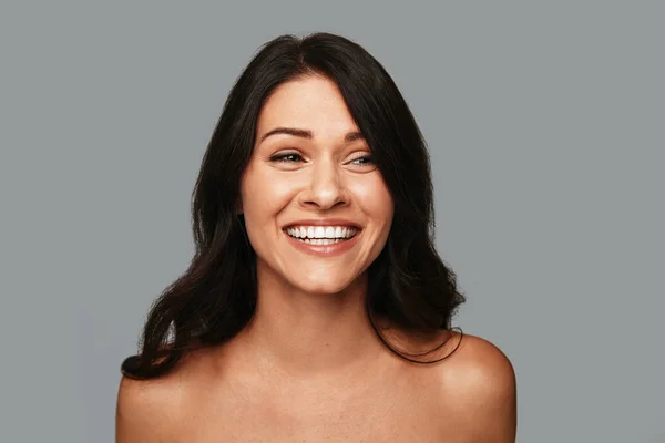 Smiling Shirtless Brunette Woman Posing Studio Grey Background — Stock Photo, Image