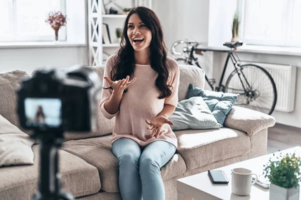 Brunette Woman Broadcasting Camera Home — Stock Photo, Image