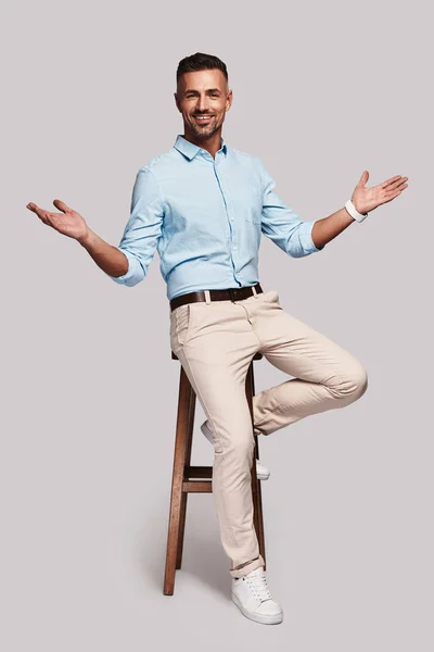 Full Length Good Looking Young Man Smiling Keeping Arms Outstretched — Stock Photo, Image