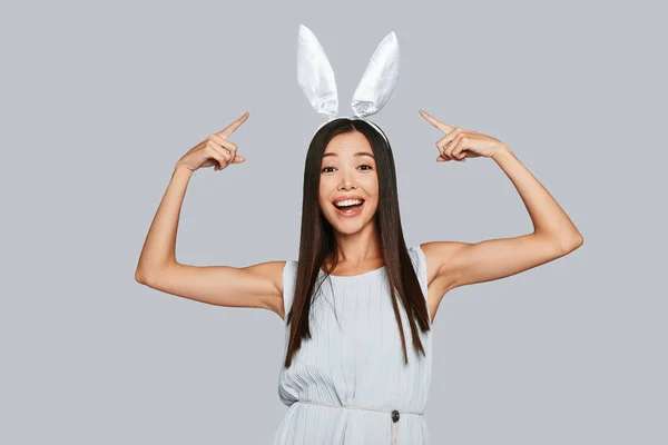 Beautiful Young Asian Woman Pointing Her Bunny Ears Smiling While — Stock Photo, Image
