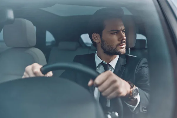 Looking Handsome Young Man Full Suit Looking Away While Driving — Stock Photo, Image