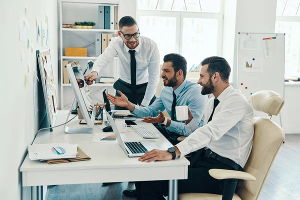 Caucasian Men Formalwear Working Office Desk Computer — Stock Photo, Image