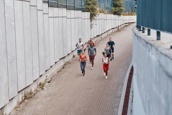 Pleine Longueur Vue Dessus Des Jeunes Vêtements Sport Jogging Pendant — Photo