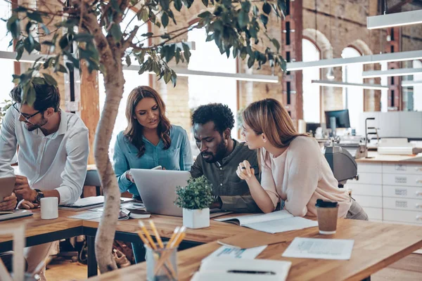 Group Business Colleagues Communicating Working Office — Stock Photo, Image