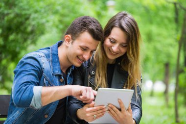 Dijital tablet ile Çift