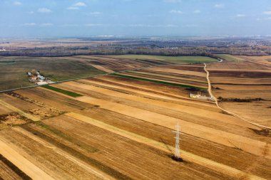 Sonbaharda ekili tarlaların havadan görünüşü
