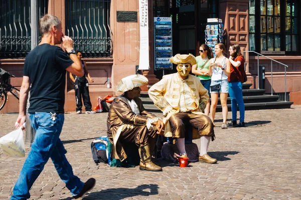 Frankfurt Germany August 2015 Unknown Actors Performing Human Statue Romerberg — Stock Photo, Image