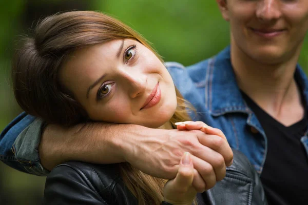 Closeup Beautiful Woman Smiling While Holding Boyfriend Hand — Stock Photo, Image