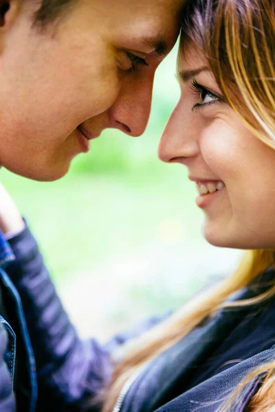 Profile Portrait Beautiful Smiling Woman Having Eye Contact Her Boyfriend — Stock Photo, Image