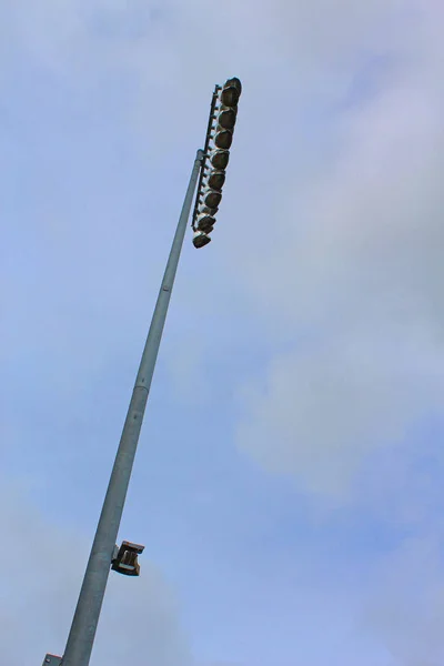 Estádio Luzes Céu Azul — Fotografia de Stock