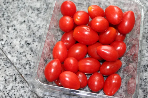 Tomates Cereja Vermelhos Brilhantes — Fotografia de Stock