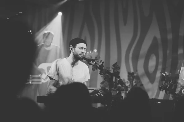 Novo Amor απόδοση στο Doug Fir Πόρτλαντ Όρεγκον — Φωτογραφία Αρχείου